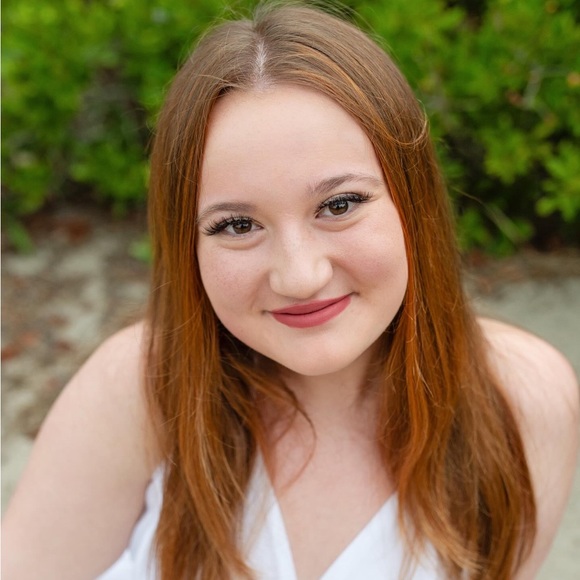 Meet your Posher, Danica - Picture 1 of 1